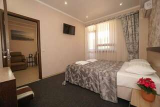 Гостевой дом Альбатрос Адлер Люкс с балконом-1