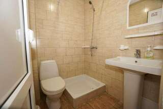 Гостевой дом Альбатрос Адлер Улучшенный двухместный номер с видом на город-3